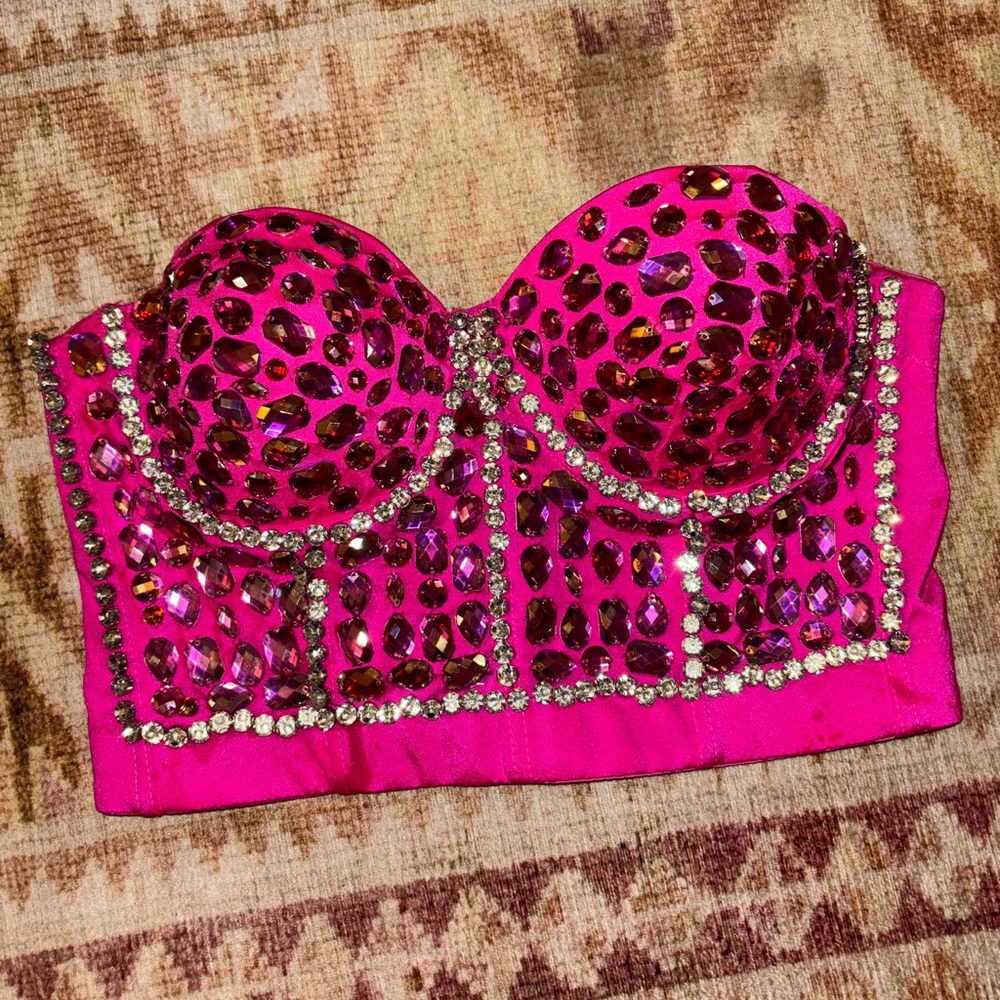 Fun and flirty going out top!